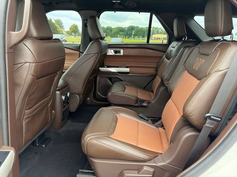 Used 2021 Ford Explorer King Ranch w/ Premium Technology Package AWD/4WD image 34