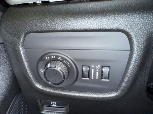 New 2025 Jeep Grand Cherokee Laredo X w/ Luxury Tech Group I AWD/4WD image 23