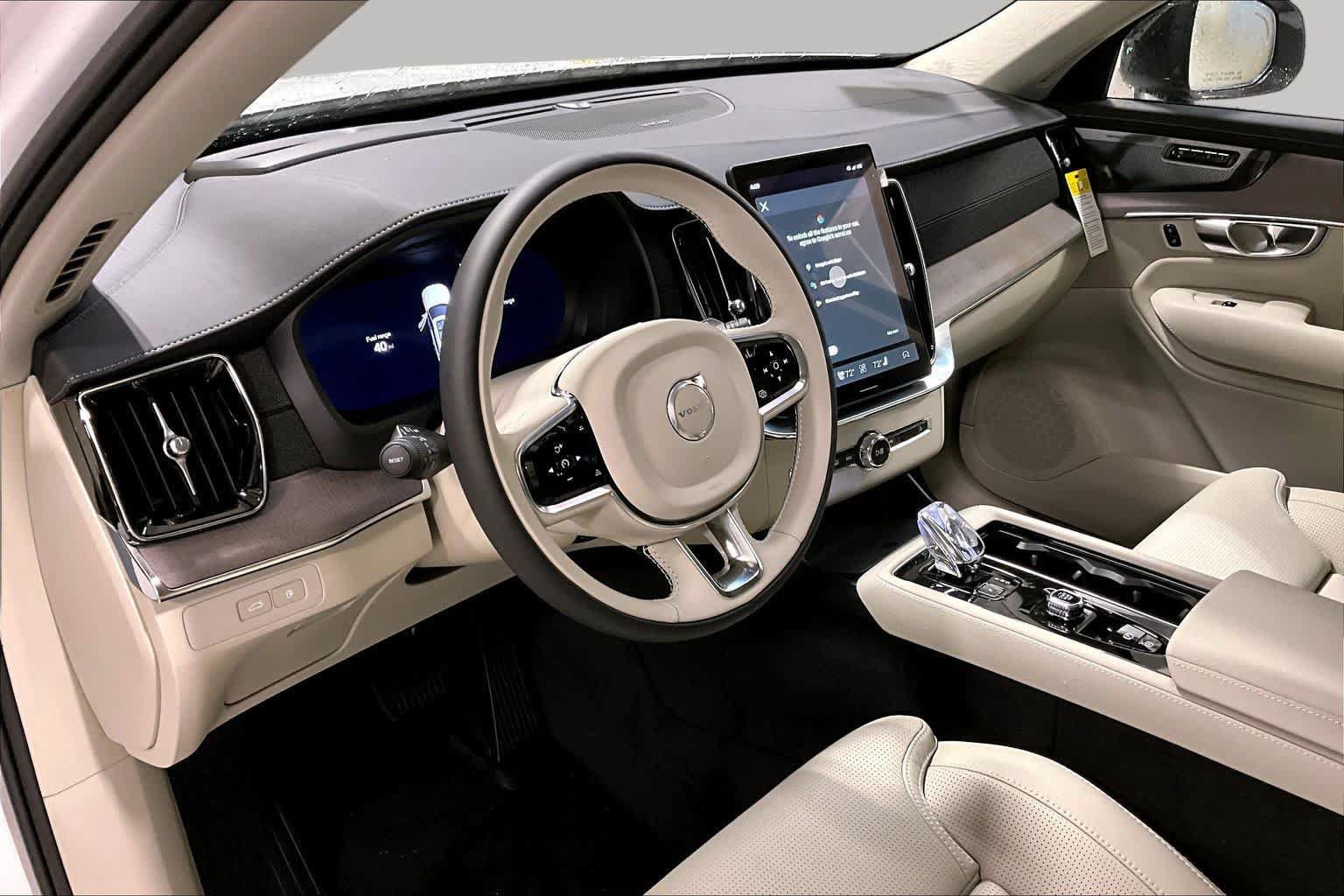 New 2026 Volvo XC90 T8 Ultra w/ Protection Package Premier AWD/4WD image 9