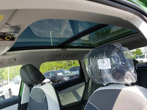 New 2026 Volkswagen Taos SE AWD/4WD image 7
