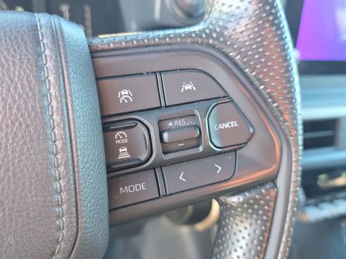 Used 2025 Toyota Tacoma SR image 26