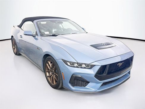 Used 2025 Ford Mustang GT Premium image 30