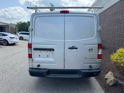 Used 2018 Nissan NV 2500 S RWD image 9