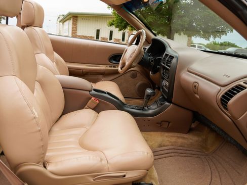 Used 1995 Oldsmobile Cutlass Supreme Convertible FWD image 18