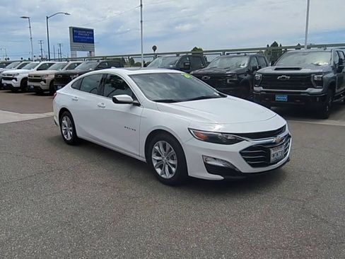Used 2024 Chevrolet Malibu LT FWD image 2