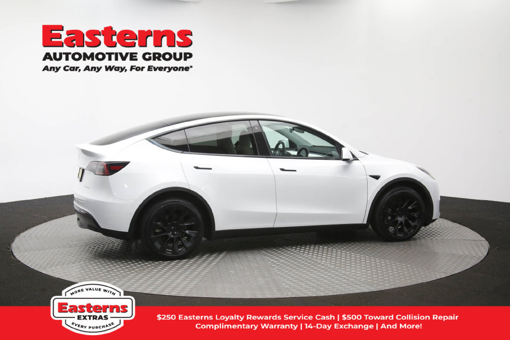 Used 2022 Tesla Model Y Long Range AWD/4WD image 40