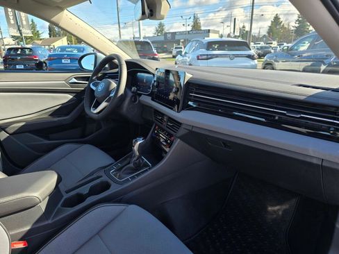 New 2026 Volkswagen Jetta SE FWD image 42