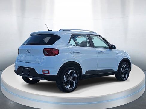 New 2025 Hyundai Venue SEL image 4