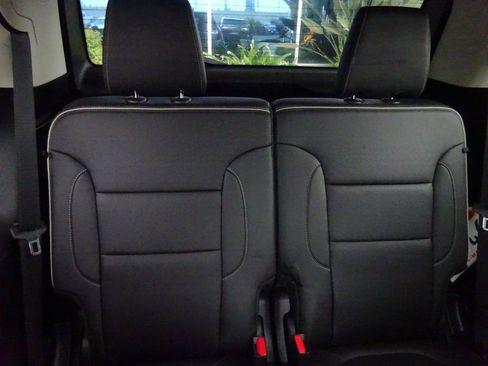 Certified 2022 GMC Acadia Denali w/ Denali Ultimate Package image 27