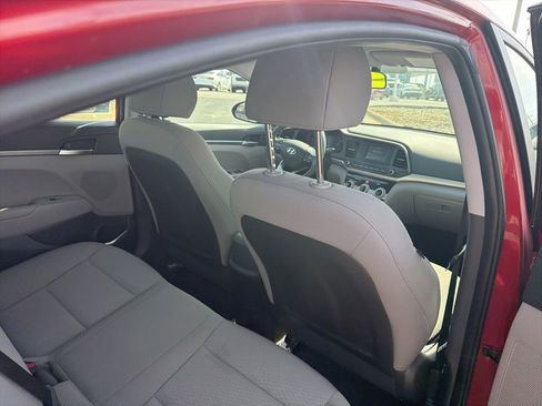 Used 2019 Hyundai Elantra SE image 9