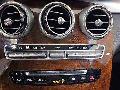 Used 2016 Mercedes-Benz GLC 300 4MATIC image 27