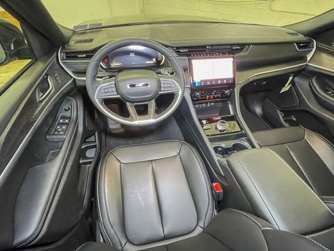 New 2025 Jeep Grand Cherokee Limited w/ MOPAR Finishing Package image 9