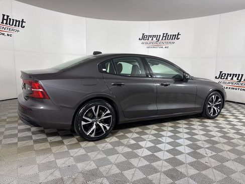 Used 2023 Volvo S60 B5 Plus image 4