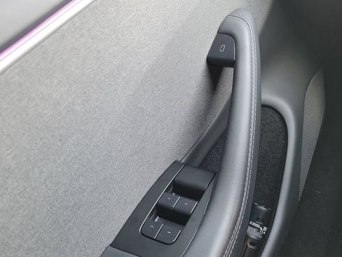 Used 2025 Tesla Model 3 Long Range RWD image 18