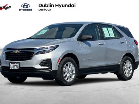 Used 2022 Chevrolet Equinox LS FWD image 1