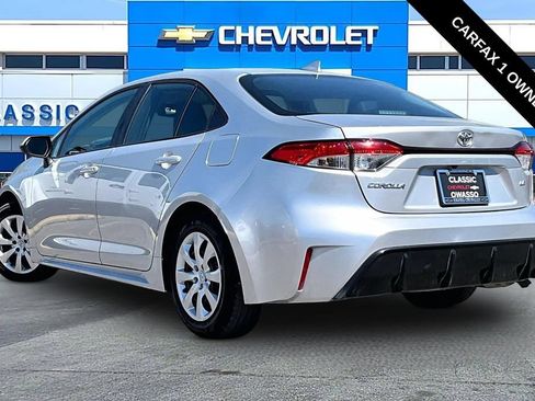Used 2025 Toyota Corolla LE FWD image 3