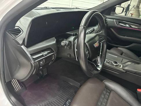 Used 2025 Cadillac CT5 Sport RWD image 13