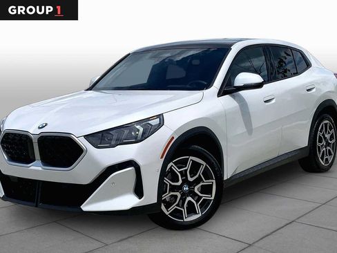 Used 2025 BMW X2 xDrive28i AWD/4WD image 1