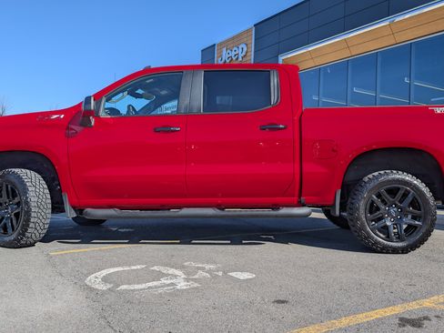 Used 2021 Chevrolet Silverado 1500 LT Trail Boss w/ Bed Protection Package AWD/4WD image 8