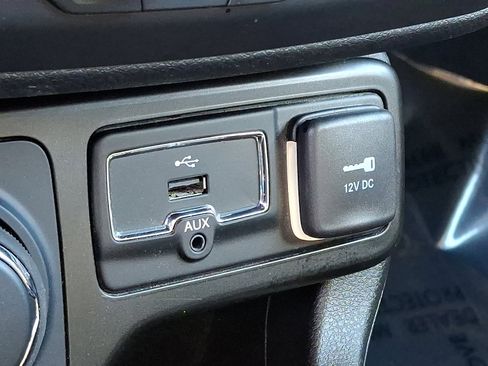 Used 2022 Jeep Renegade Latitude image 26