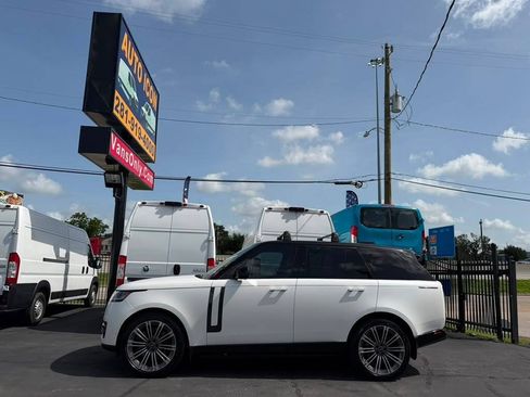 Used 2025 Land Rover Range Rover SE AWD/4WD image 4
