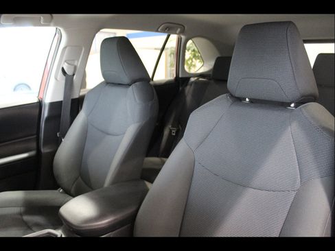 Used 2024 Toyota RAV4 LE AWD/4WD image 13