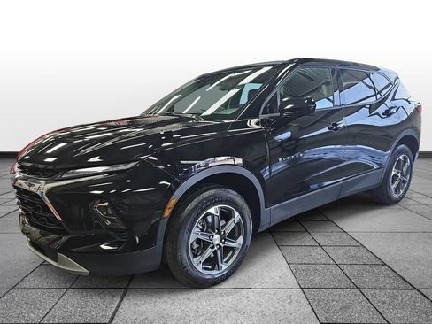Used 2025 Chevrolet Blazer LT FWD image 1
