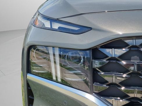 Used 2022 Hyundai Santa Fe Calligraphy FWD image 7