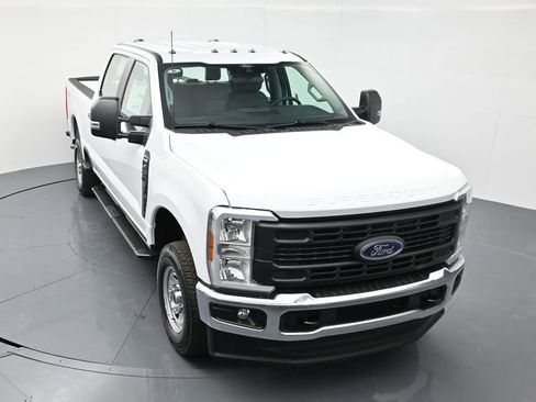 New 2026 Ford F250 XL w/ XL Chrome Package image 39