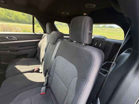 Used 2018 Ford Explorer XLT AWD/4WD image 19