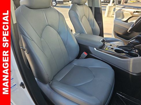 Used 2022 Toyota Highlander Limited image 10