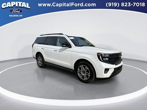Certified 2025 Ford Expedition Active AWD/4WD image 2