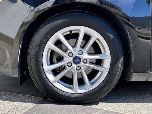 Used 2016 Ford Focus SE FWD image 9