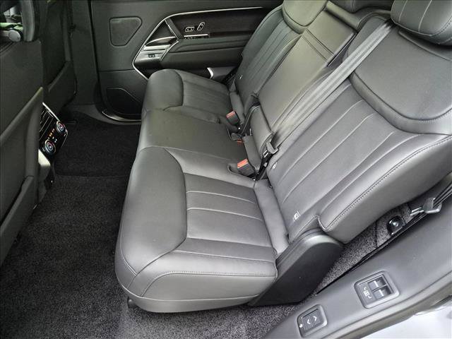 New 2026 Land Rover Range Rover Long Wheelbase SE AWD/4WD image 15