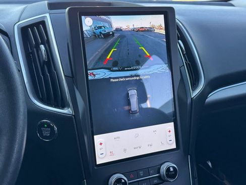 Certified 2022 Ford Edge Titanium AWD/4WD image 4