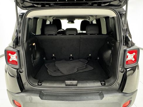 Used 2018 Jeep Renegade Latitude image 27