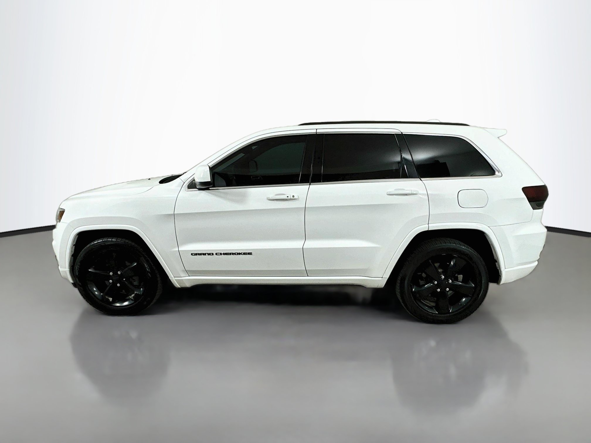 Used 2014 Jeep Grand Cherokee Altitude AWD/4WD image 4