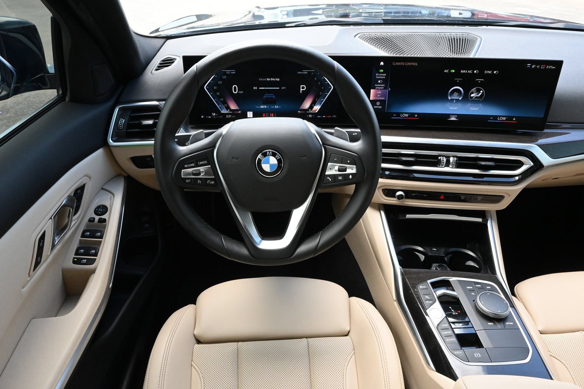 Used 2024 BMW 330i Sedan w/ Convenience Package RWD image 10
