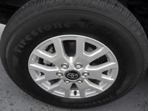 Used 2024 Toyota Tacoma SR5 AWD/4WD image 19