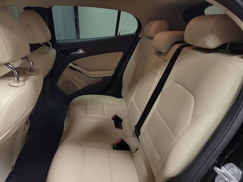 Used 2020 Mercedes-Benz GLA 250 w/ Convenience Package image 21