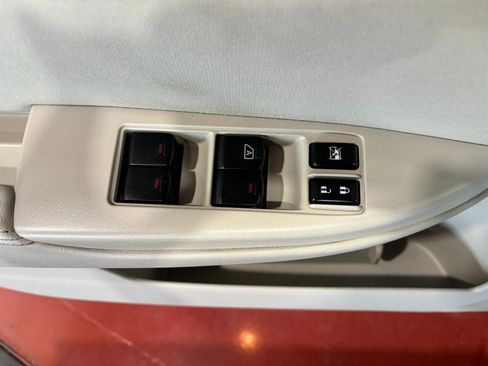 Used 2011 Subaru Outback 2.5i Premium image 24