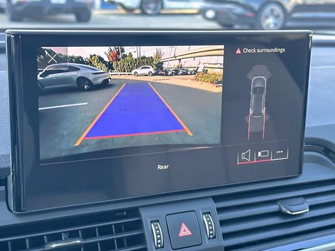 Used 2023 Audi Q5 Premium w/ Convenience Package image 19