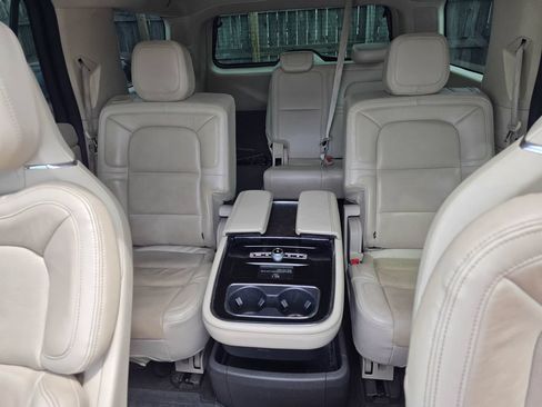 Used 2021 Lincoln Navigator Reserve AWD/4WD image 25