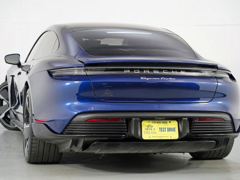 Used 2020 Porsche Taycan image 6