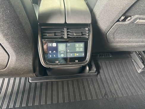 Used 2025 Rivian R1S Premium AWD/4WD image 26