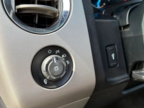 Used 2017 Ford Expedition XLT image 16