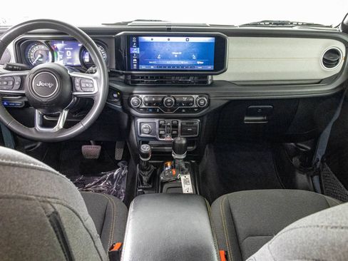 Used 2024 Jeep Wrangler Unlimited Sahara AWD/4WD image 23