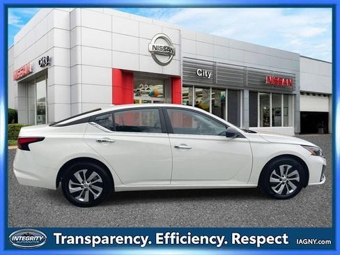 Certified 2025 Nissan Altima 2.5 S image 5