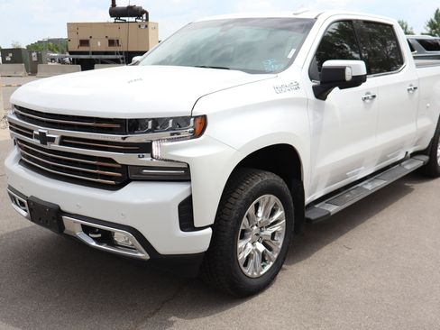Used 2022 Chevrolet Silverado 1500 High Country AWD/4WD image 3