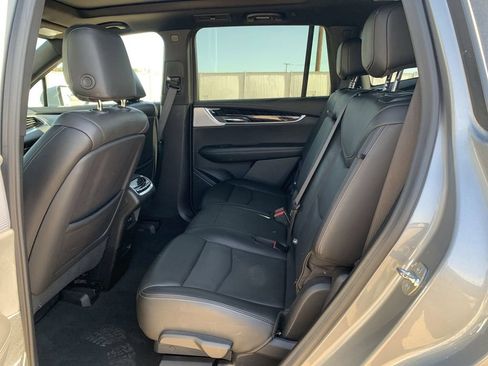 Used 2024 Cadillac XT6 Premium Luxury FWD image 23